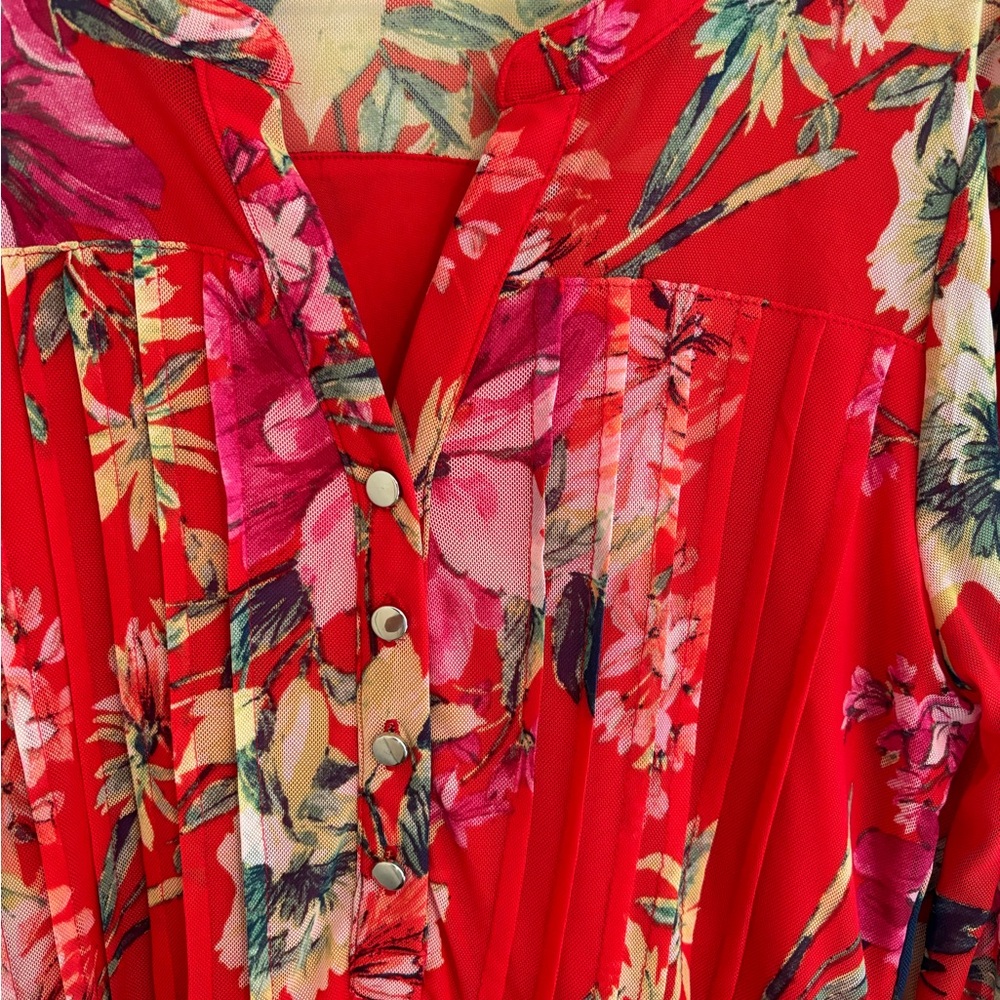 Cocomo long sleeve V neck multi flowered red blouse size small - Picture 2 of 4